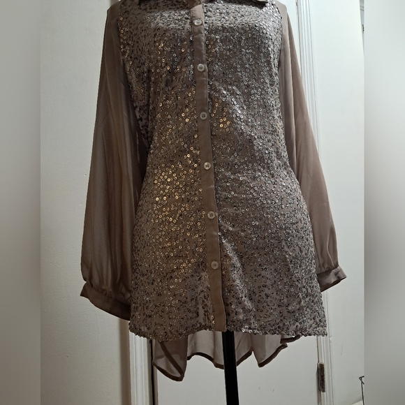 Semi-sheer sequined top - Picture 11 of 14